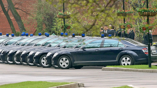 Депутат сказал, почему они должны ездить на дорогих машинах новости, события