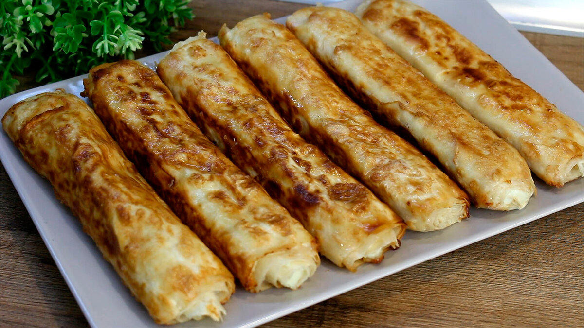 Безумно вкусный завтрак из лаваша: за 10 минут всё уже готово, рецепт покорил всю мою семью Безумно вкусный завтрак из лаваша: за 10 минут всё уже готово, рецепт покорил всю мою семью лаваш, грамм, просто, можно, смазываю, сковороде, яйцом, очень, сверху, чтобы, разогреваем, сковороду, масло, трубочки, начинки, трубочек, получится, таких, лаваша, сторону