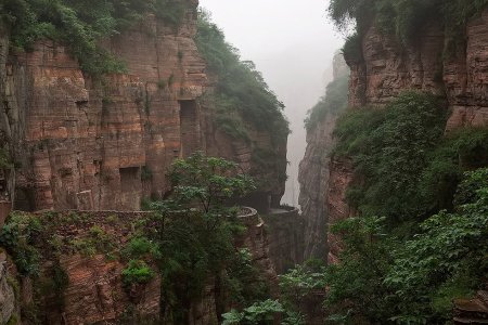 Авто-факт: тоннель Голиань  - дорога в скалах