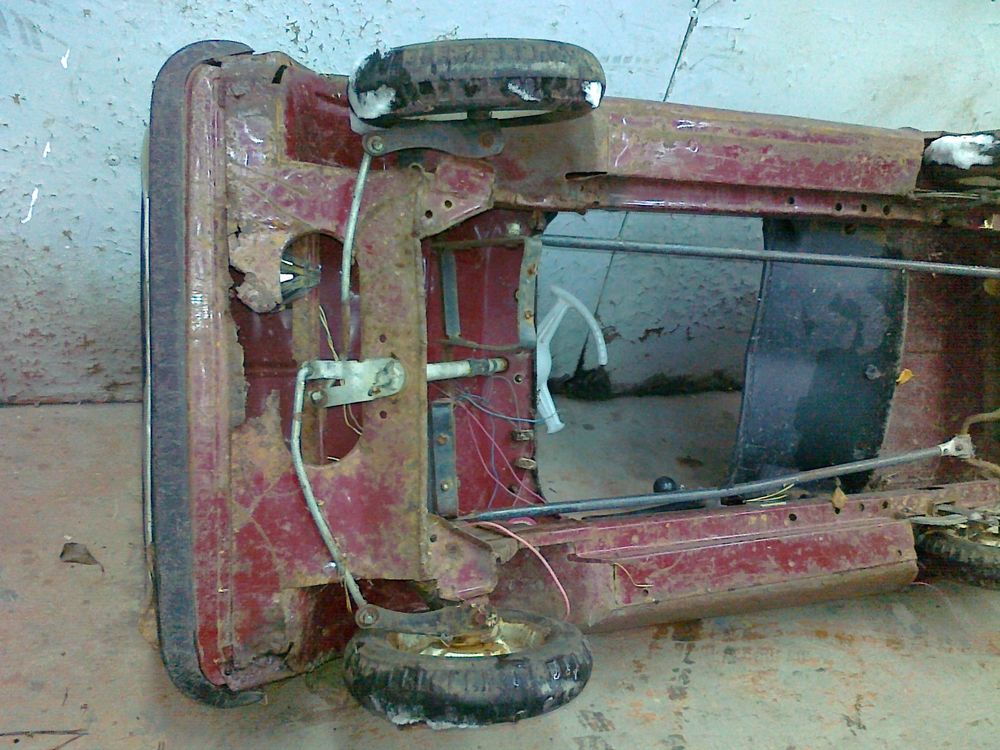 Реставрация педальной машинки "Москвич" 1991 года восстановление, детская машинка, москвич, педальная машинка, реставрация