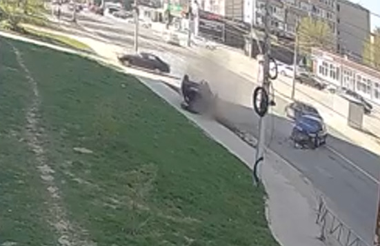 ДТП с перевернувшийся машиной на Касимовском шоссе Рязани попало на видео