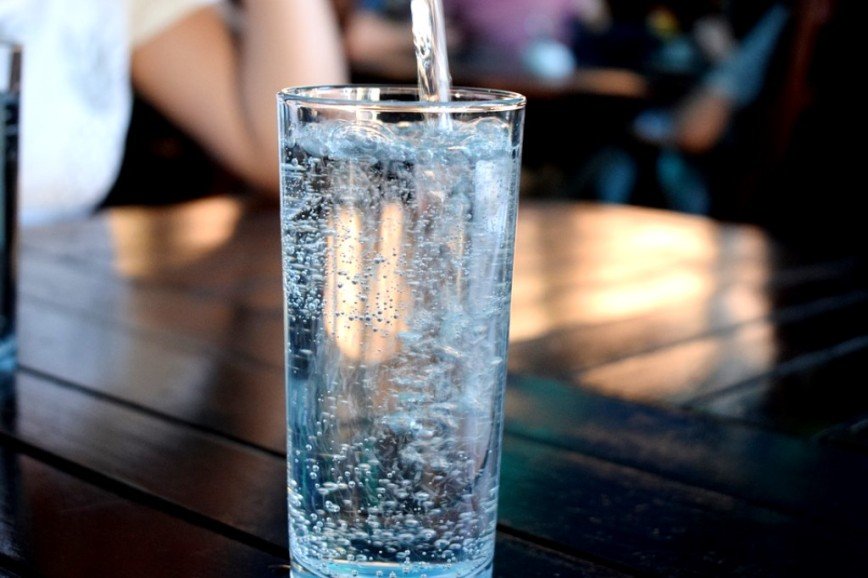 Простая арифметика: Александр Мясников объяснил, сколько нужно пить воды 