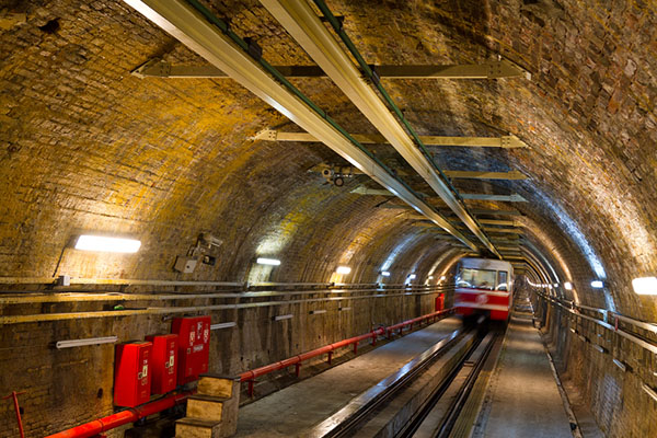 Старинный железнодорожный туннель, Стамбул, Турция