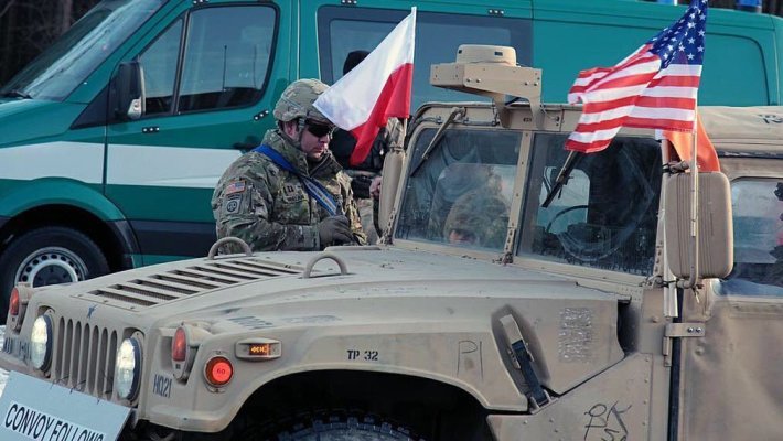 В угоду США Польша провозгласила Россию своим главным врагом и основной угрозой