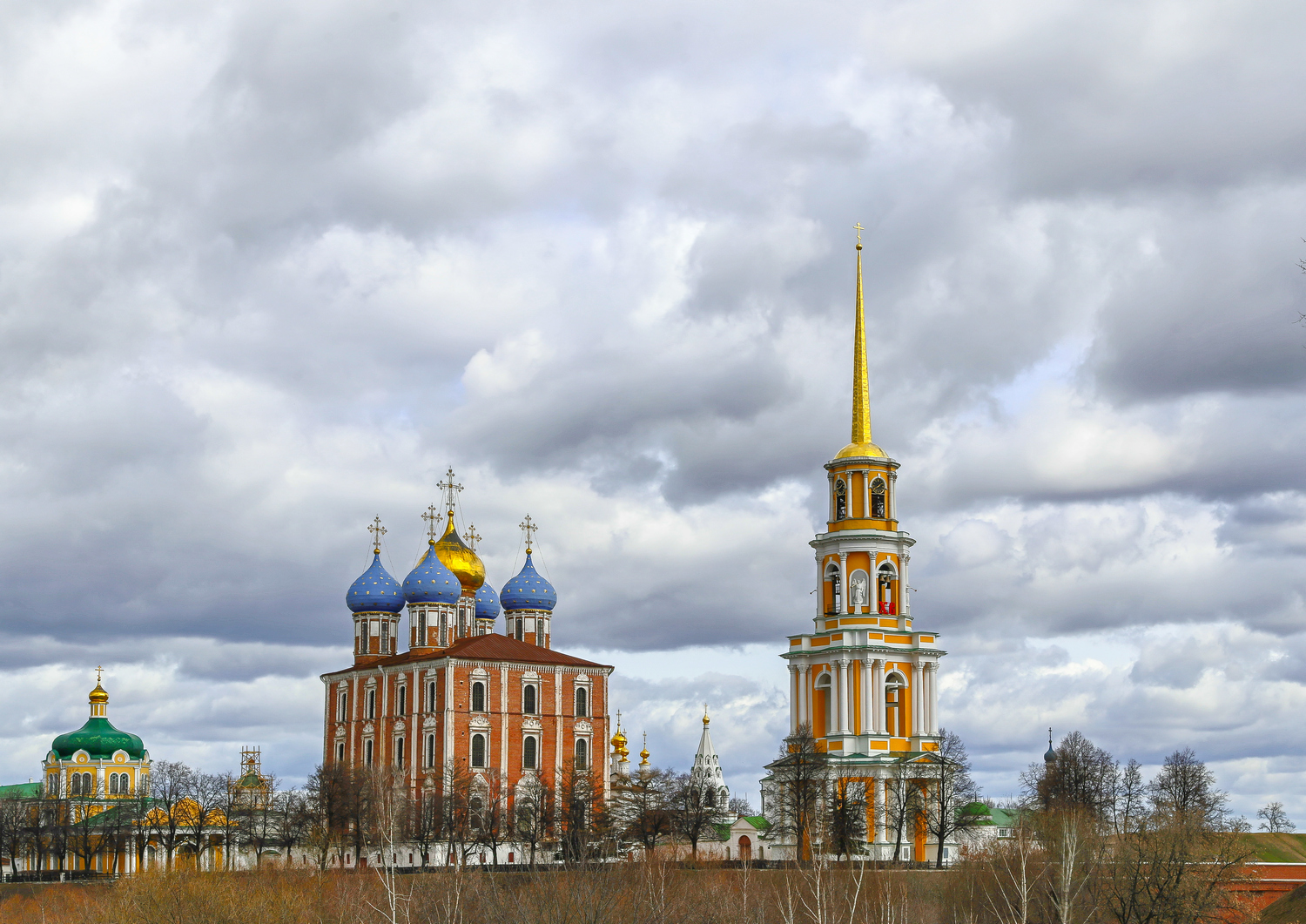 Погода сегодня рязанская область по часам. Колокольня Рязанского Кремля. Рязанский Кремль сейчас. Рязанский Кремль в мае.