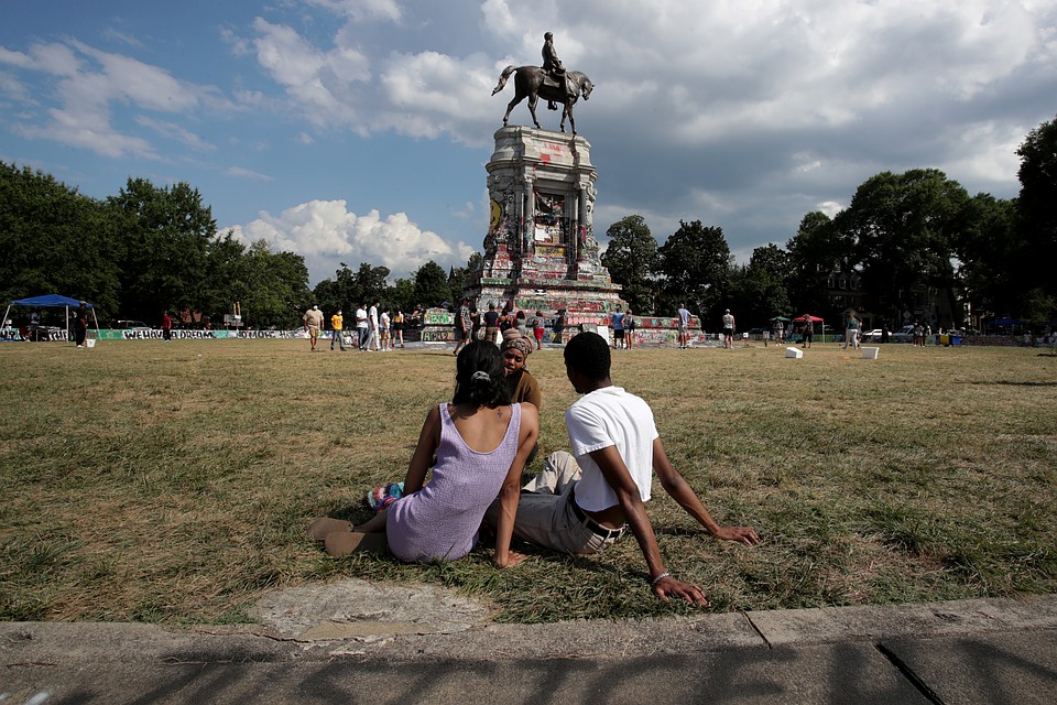 Почему беглые российские либералы в США против бунтующих темнокожих Почему беглые российские либералы в США против бунтующих темнокожих Политика