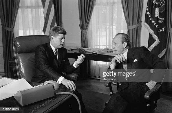 История о том как американская бандитская семья Херст - первых медиамагнатов Америки и родоначальников фейк-ньюз , спровоцировала войну между США и Испанией .Семейка Hearst - война ,бандитизм, ложь и деньги . История о том как американская бандитская семья Херст - первых медиамагнатов Америки и родоначальников фейк-ньюз , спровоцировала войну между США и Испанией .Семейка Hearst - война ,бандитизм, ложь и деньги . геополитика,история