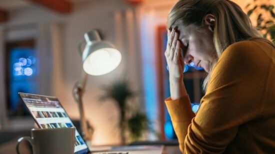 В Университете Енсе выяснили, что постоянные переработки деформируют головной мозг