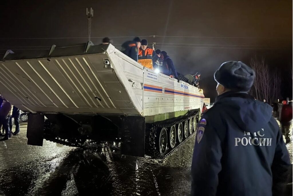 Людей в Томской области эвакуируют из-за паводка