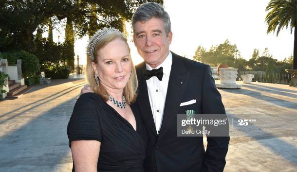 История о том как американская бандитская семья Херст - первых медиамагнатов Америки и родоначальников фейк-ньюз , спровоцировала войну между США и Испанией .Семейка Hearst - война ,бандитизм, ложь и деньги . История о том как американская бандитская семья Херст - первых медиамагнатов Америки и родоначальников фейк-ньюз , спровоцировала войну между США и Испанией .Семейка Hearst - война ,бандитизм, ложь и деньги . геополитика,история