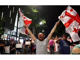 «Дуга русофобии» от Прибалтики до Грузии: как её нейтрализовать?