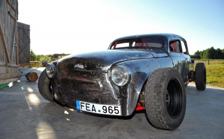 Студент превратил ЗАЗ-965 «Запорожец» в крутой хот-род на кастомном шасси