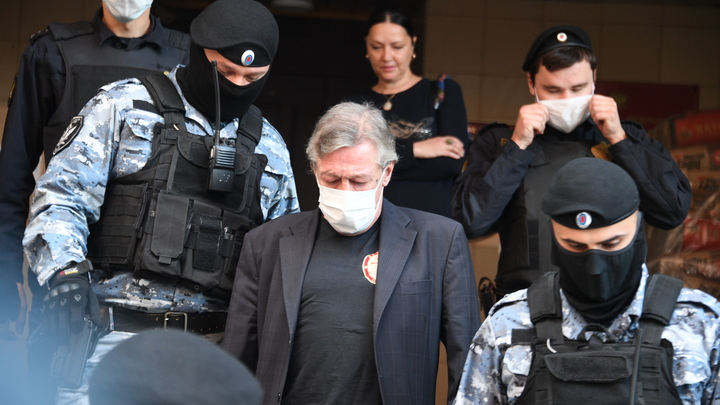 "Абрикосовая война": Последний спектакль Ефремова