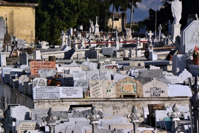 Каждые 5 лет за аренду места на кладбище взимается плата.