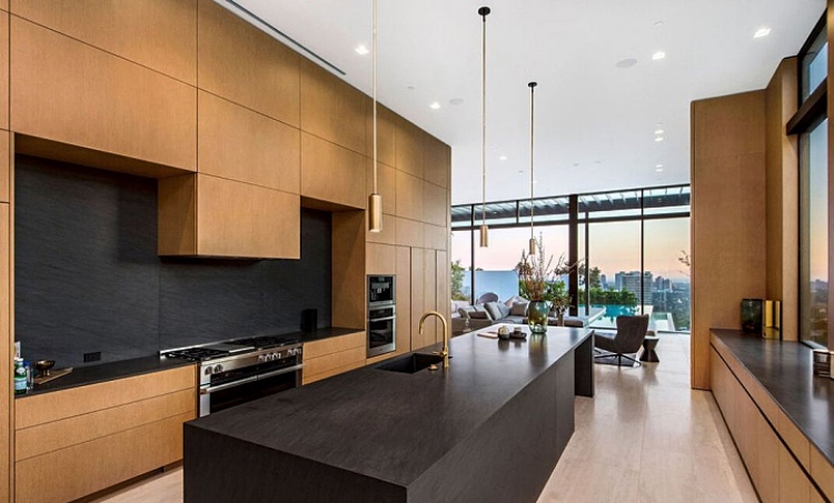 В гостях у Арианы Гранде: экскурсия по особняку певицы за 13 миллионов долларов В гостях у Арианы Гранде: экскурсия по особняку певицы за 13 миллионов долларов Стиль жизни,Дома звезд