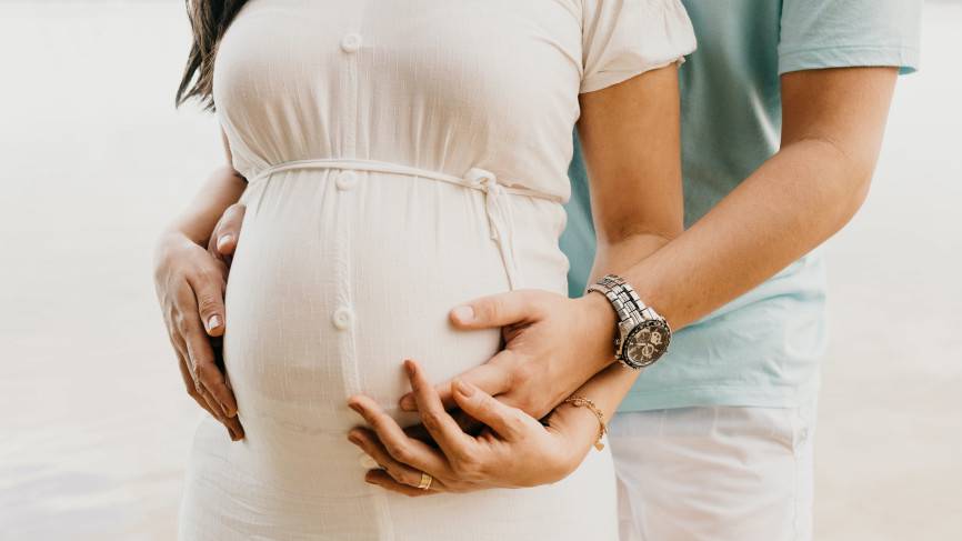 Гинеколог Адамян: вакцинация от COVID-19 безопасна для беременных женщин