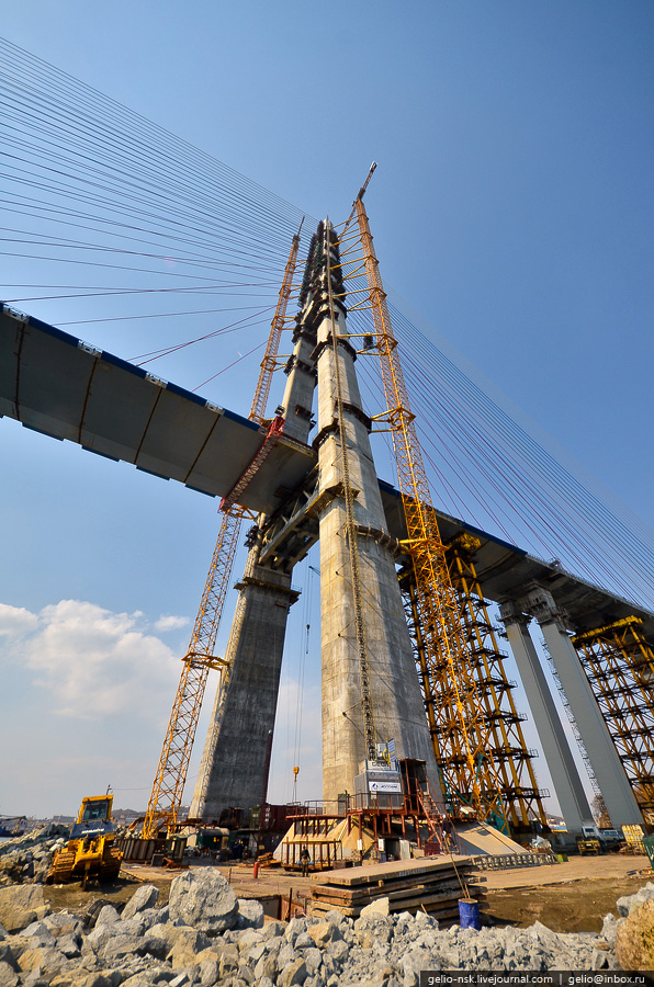10123 Мост на остров Русский во Владивостоке (Апрель 2012)