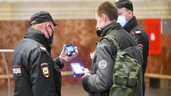 Всех "на карандаш": Чиновники и силовики теряют власть в России