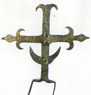 Литовский крест с полумесяцем