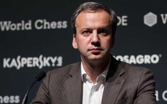 Дворкович отреагировал на слова датчанина об исключении России из FIDE