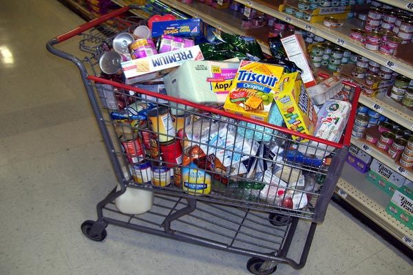 15 уловок, с помощью которых супермаркеты заставляют покупать продукты (15 фото)