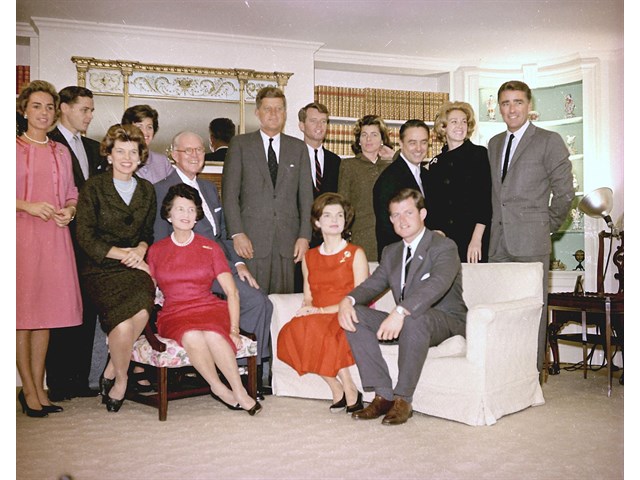 США 240 лет ,но правят там те же аристократические семьи выходцы из Европы и кем был на самом деле Бернард Барух США 240 лет ,но правят там те же аристократические семьи выходцы из Европы и кем был на самом деле Бернард Барух история