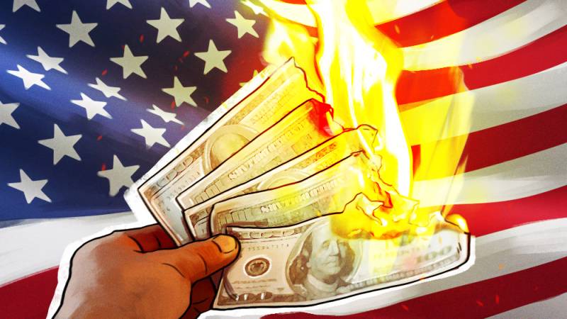 Экономист Хазин рассказал, как пять шагов помогут России уйти от долларовой зависимости