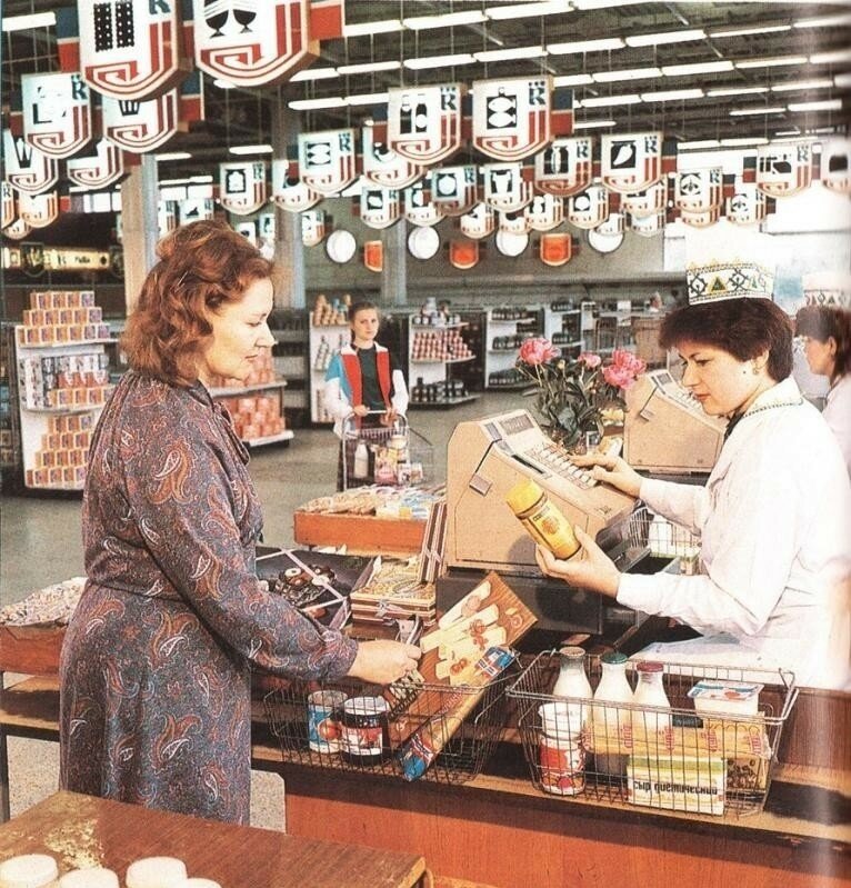 Прогуляемся в советский Гастроном? Что там можно было застать всегда продаже, всегда, только, очень, молоко, продукты, таких, копеек, например, меньше, сейчас, чтобы, покупали, самые, везде, готовит, просто, консервов, хлебом, бутылки