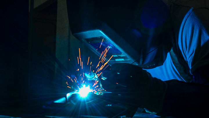 Женщинам разрешили убиваться по-новому: Минтруд реализует феминистские планы Собчак