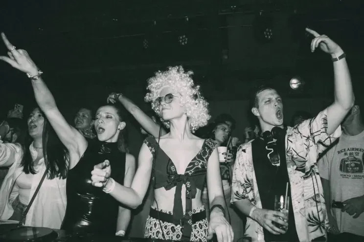 Аглая Тарасова с экс-бойфрендом Антоном Филипенко и его новой девушкой, Ольга Сутулова, Сергей Жуков с женой и дочерью посетили вечеринку в Москве Григорий, Гухман, Филипенко, Аглая, Енакаева, Чехов, Ксения, Игорь, Жуков, Тарасова, Уколова, ИльяшенкоПолина, ЖуковаЛукерья, ВерникНа, Ильевская, Света, ИльевскаяДиана, Москве, московском, прошло