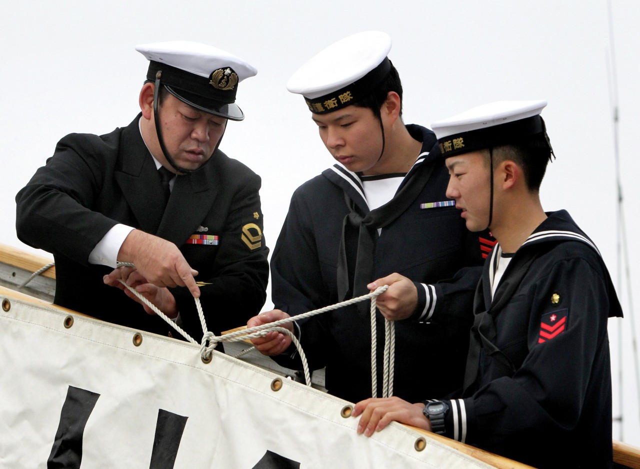 Япония угрожает. Матросы Императорского флота Японии. Японские моряки. Матросы ВМС Японии. Японский военно морской флот.