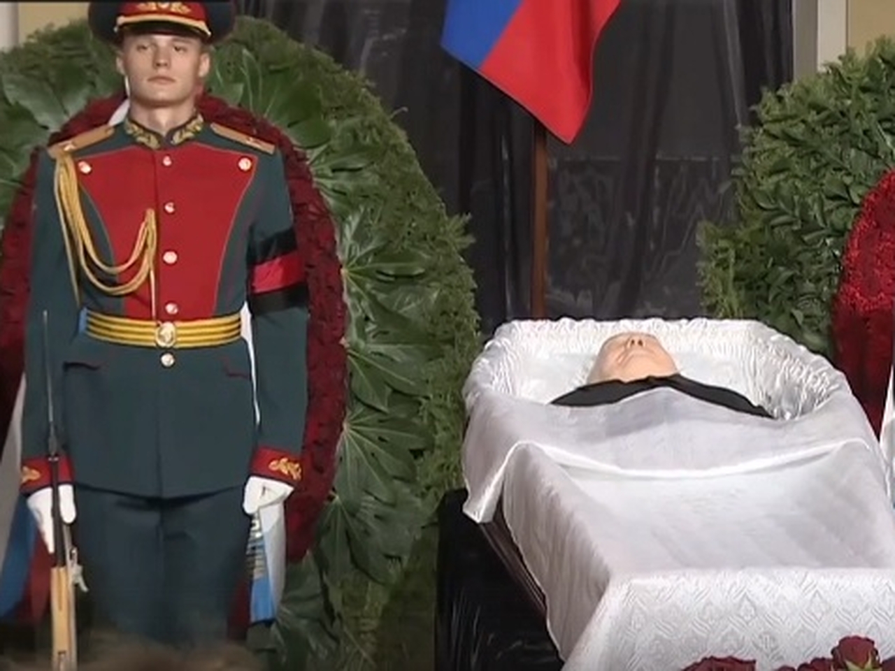 Где похоронят погибших в крокусе. Похороны Михаила горбачёва. Гроб.