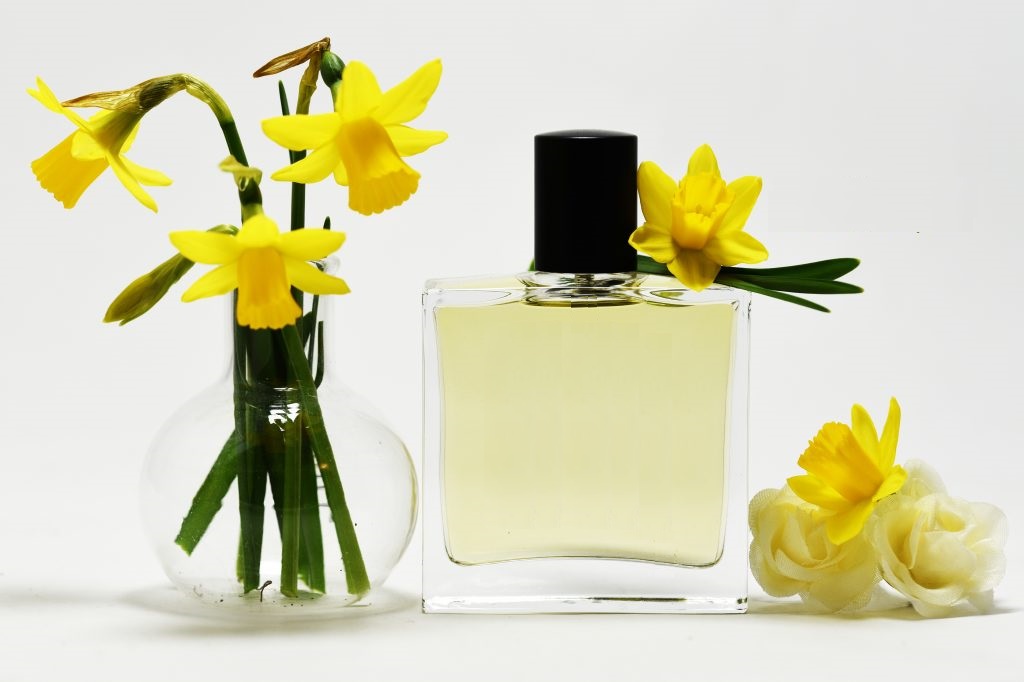 Narcissus-Perfume-1024x682