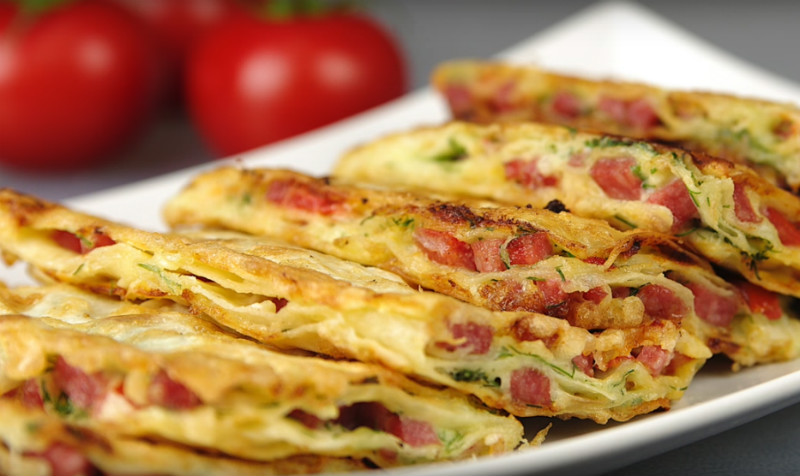 закуска из лаваша с колбасой и сыром