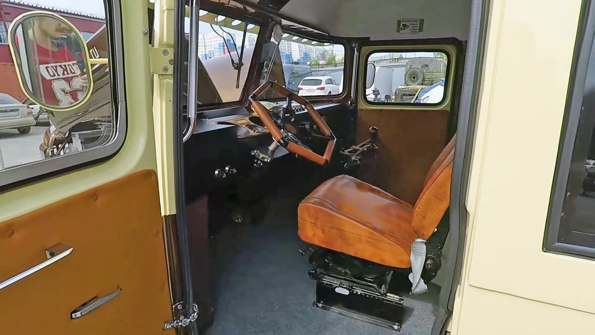 Старенький КаВЗ-3976 превратили в первый в России автобус-хотрод Старенький КаВЗ-3976 превратили в первый в России автобус-хотрод авто и мото,КаВЗ-3976,переделки