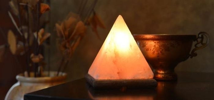 Соляная лампа в интерьере: действительно ли она полезна и эстетична? бытовые приборы,соляная лампа