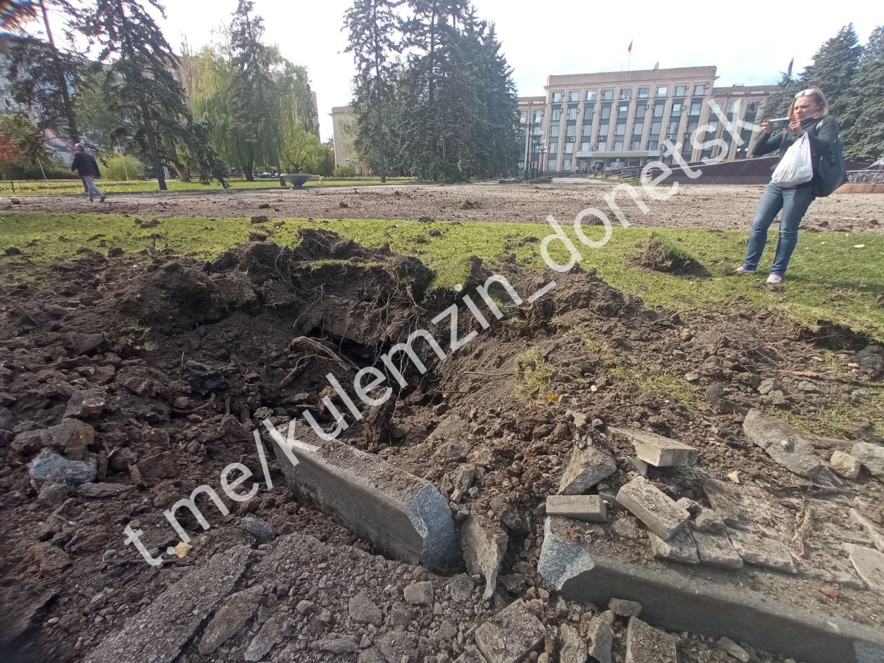 «Закидайте ФАБами Киев»: ВСУ расстреляли рынок в центре Донецка рынок, много погибших «Закидайте ФАБами Киев»: ВСУ расстреляли рынок в центре Донецка рынок, много погибших украина