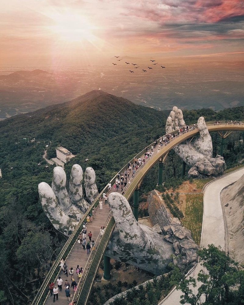 Удивительный пешеходный мост. Вьетнам дроны, фото с высоты, фотографии с дронов, фотография