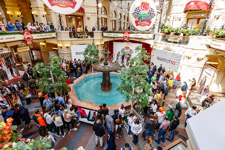 Альбина Джанабаева, Иван Ургант, Маргарита Мамун и другие гости ГУМ-Авторалли Звезды,Новости о звездах