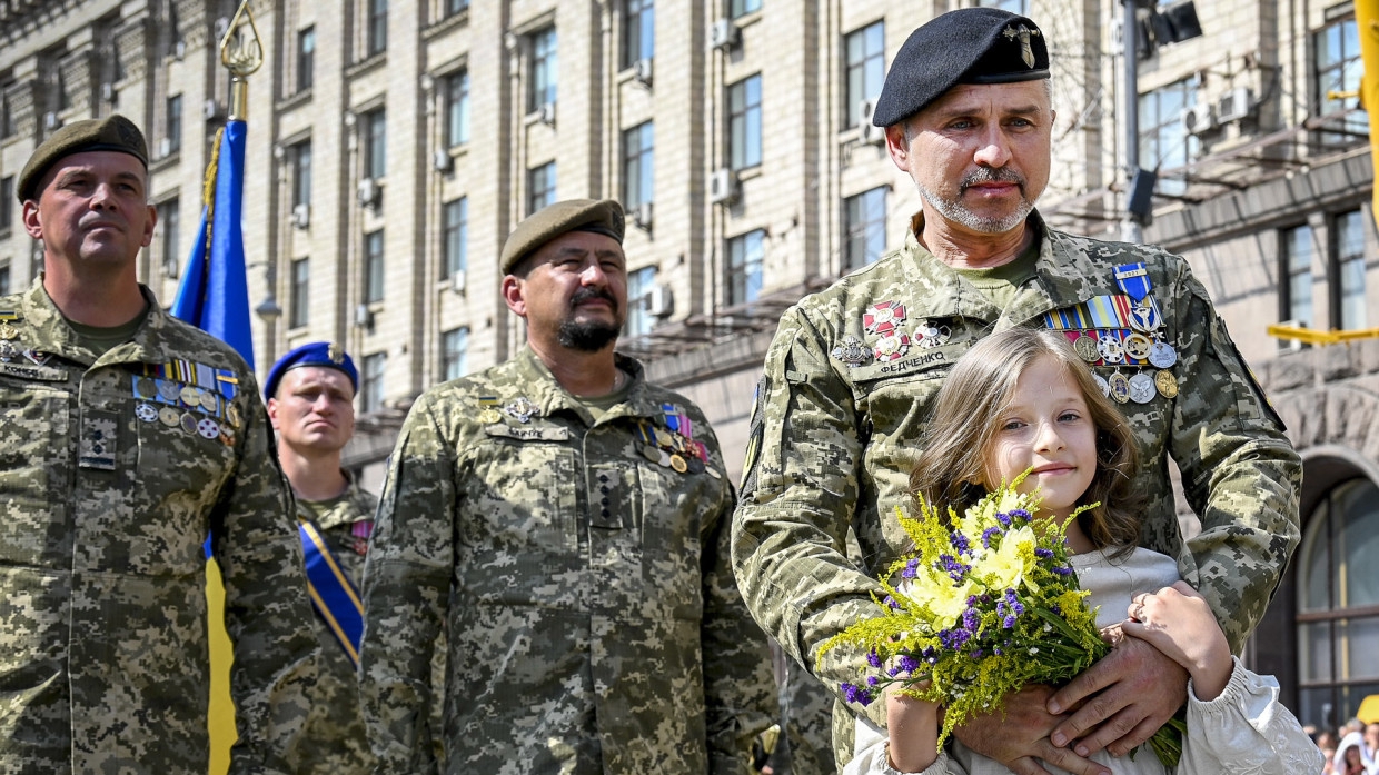 «Зрада»: украинский журналист оценил «советский» парад в честь Дня независимости Украины Политика