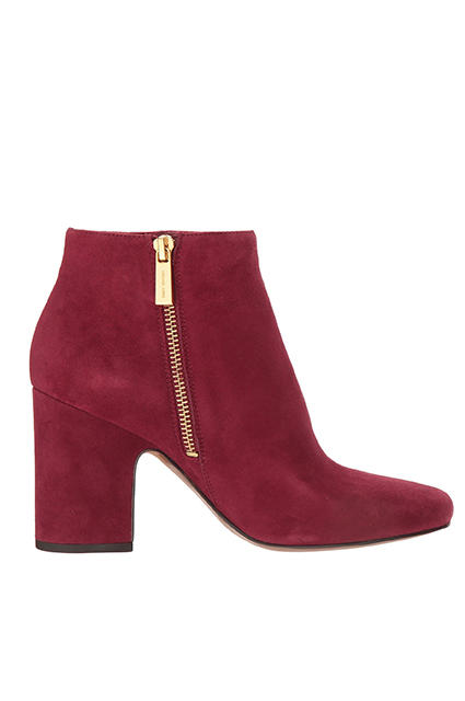 Шагай смело: 27 пар сапог и ботильонов, чтобы наступить хмурой осени на горло новости моды