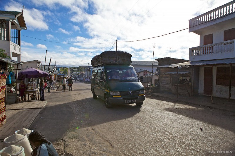 Междугородный автобус. Маршрут - Антананариву - Тулеар.