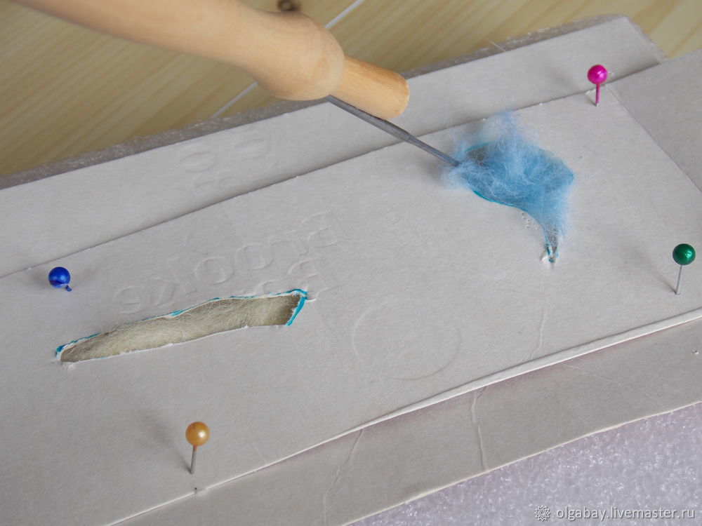 Делаем брошь «Синичка» из войлока и бисера Делаем брошь «Синичка» из войлока и бисера валяем брошь