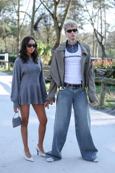 Вера Брежнева, Наталья Водянова и Анна Винтур на показе Stella McCartney в Париже aurore marechal, saint laurent, stella maccartney, айла фишер, анна винтур, вера брежнева, наталья водянова, рената литвинова