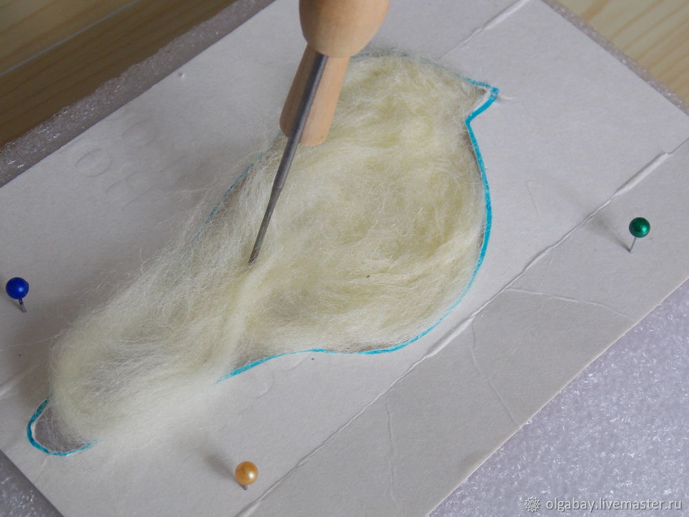 Делаем брошь «Синичка» из войлока и бисера Делаем брошь «Синичка» из войлока и бисера валяем брошь