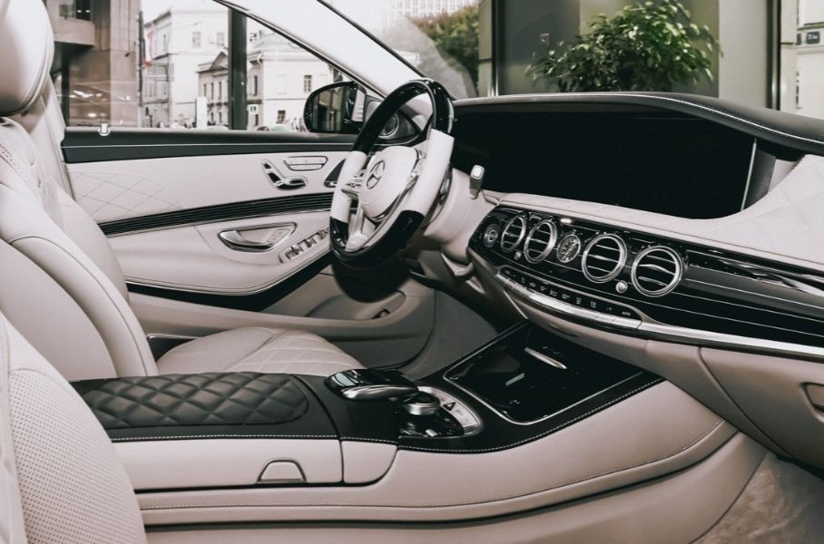 В России продают рекордно дорогой Mercedes-Maybach Pullman S 650 Новости