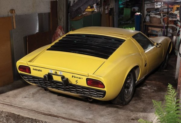 Редкий Lamborghini Miura 1969, недавно найденный в заброшенном гараже скоро уйдет с молотка