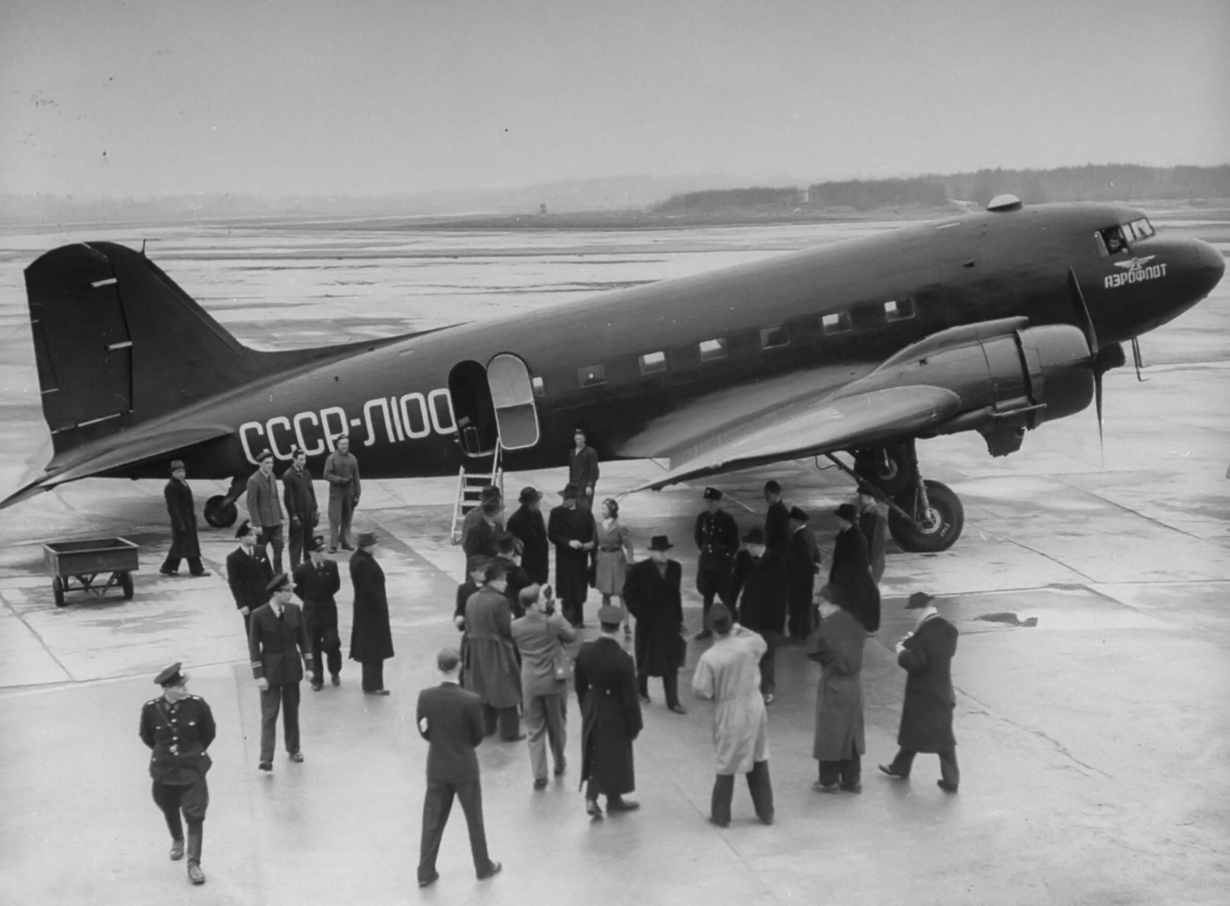 В 1947 году этот самолёт с 30-ю пассажирами на борту рухнул в тундре, спустя 70 лет он был найден. История Дугласа С-47 В 1947 году этот самолёт с 30-ю пассажирами на борту рухнул в тундре, спустя 70 лет он был найден. История Дугласа С-47 история