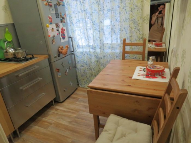 Кухонька 5 кв.м с мебелью Икеа без верхних ящиков