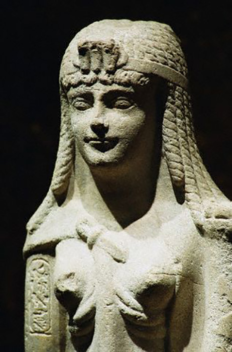 Статуя царицы Клеопатры.